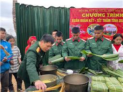 Bộ CHQS tỉnh Bắc Kạn tổ chức vui xuân, đón Tết Nguyên đán tại thôn Tà Han